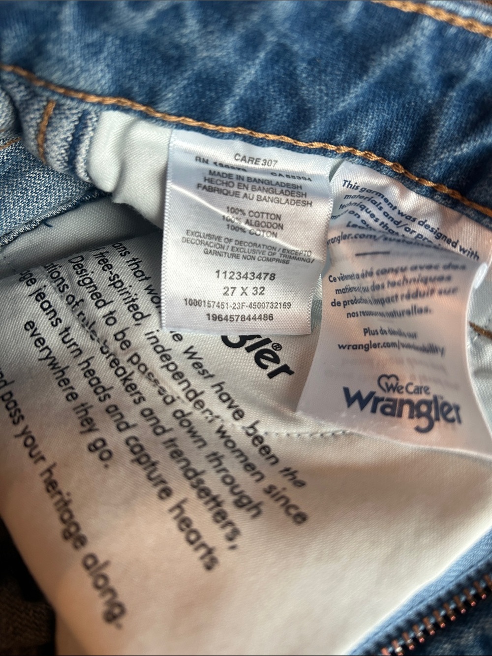Wrangler wide leg bootcut jeans. - Picture 4 of 5